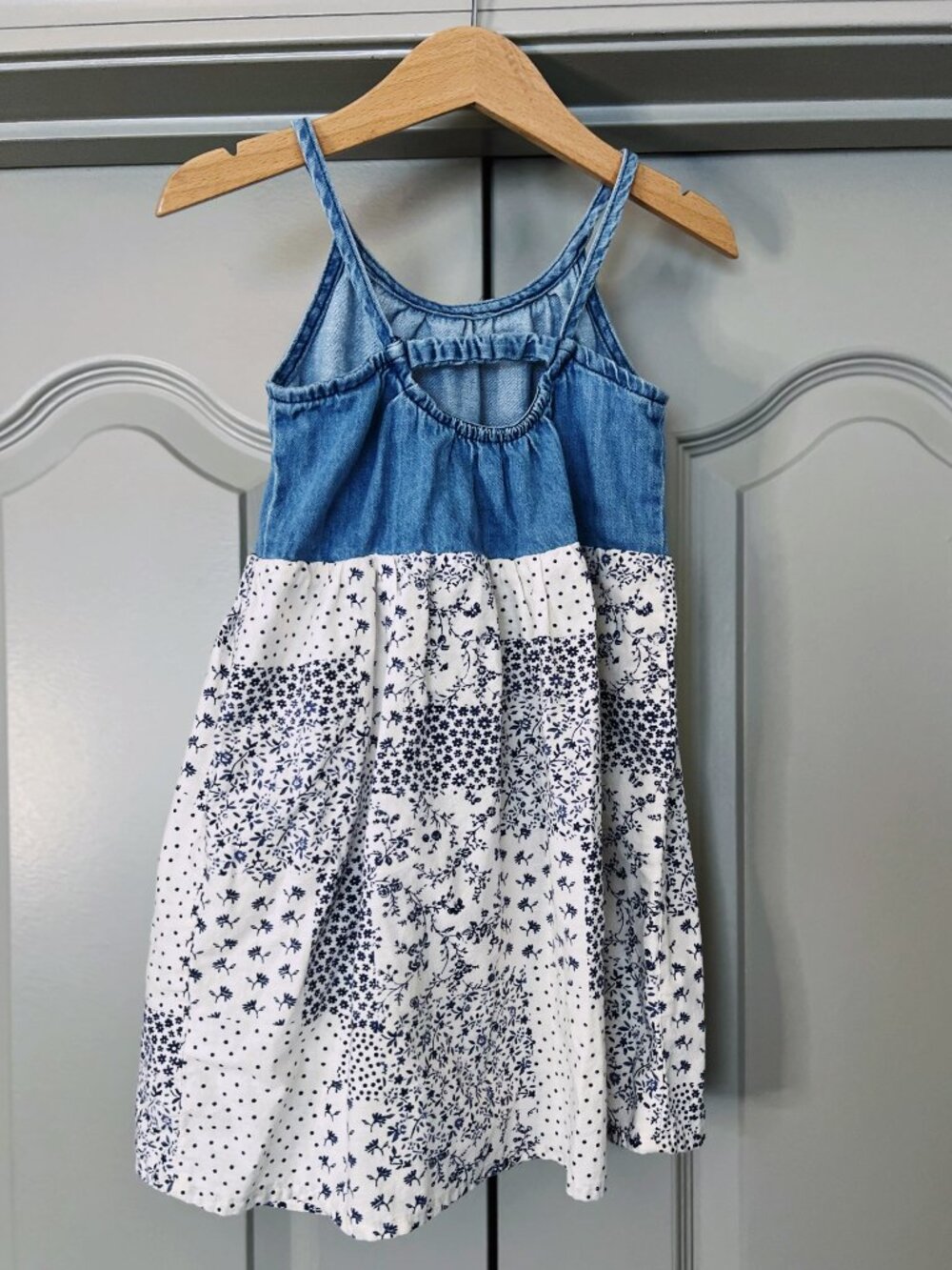 SOLD Size 4 Cottagecore Spring Dress Bundle • Denim + Cotton • OshKosh & Carter - Picture 5 of 10